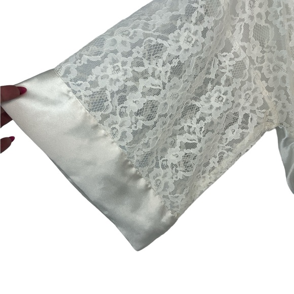 Vintage Victoria secret gold‎ label satin and lace ivory robe - Picture 4 of 5